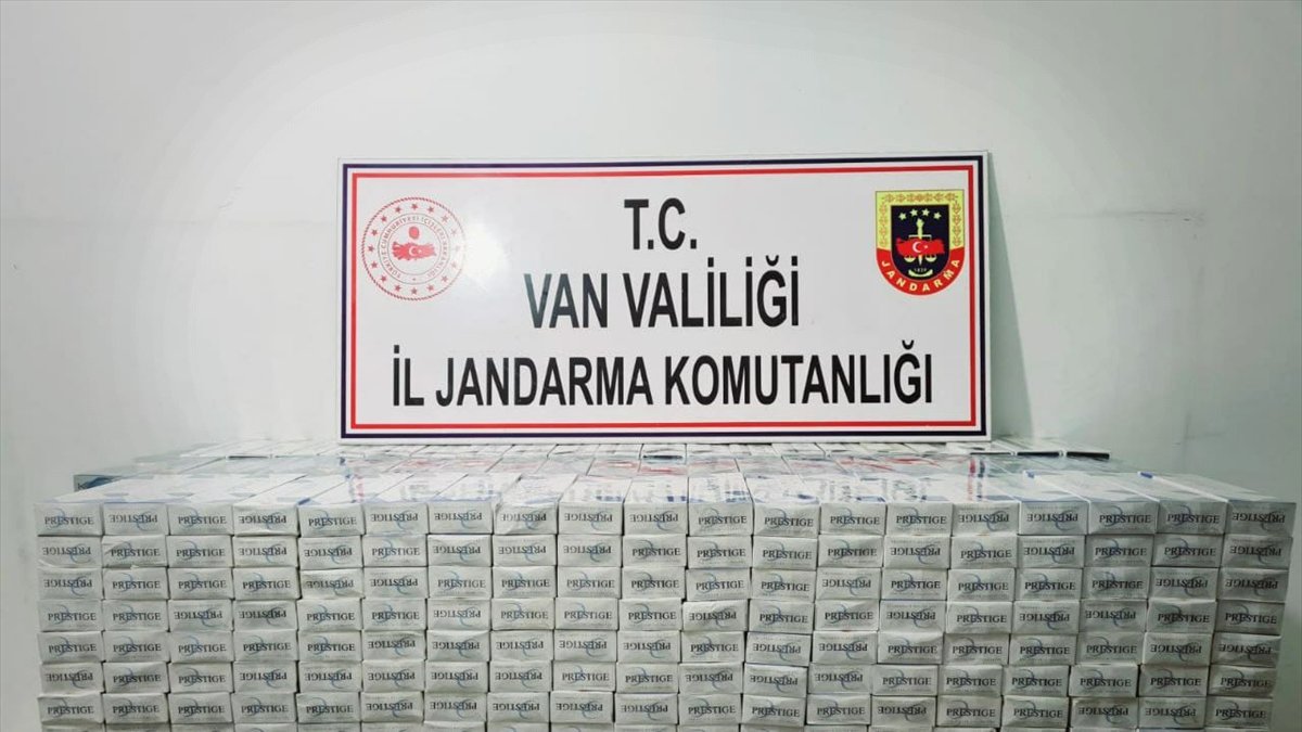 Başkale'de 10 bin 5 paket gümrük kaçağı sigara ele geçirildi