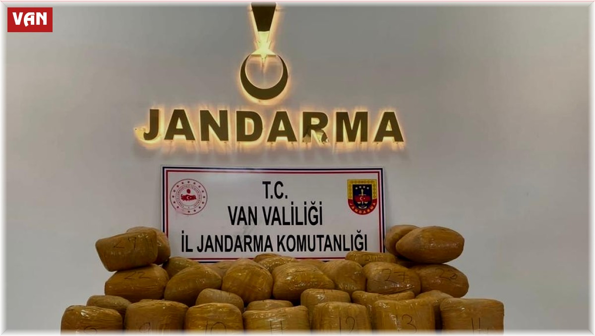 Başkale'de 200 kilo toz esrar ve 500 adet sentetik ecza hap ele geçirildi