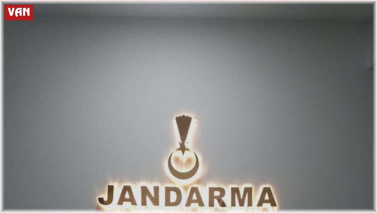 Başkale'de 216 kilo uyuşturucu ile 590 adet sentetik hap ele geçirildi