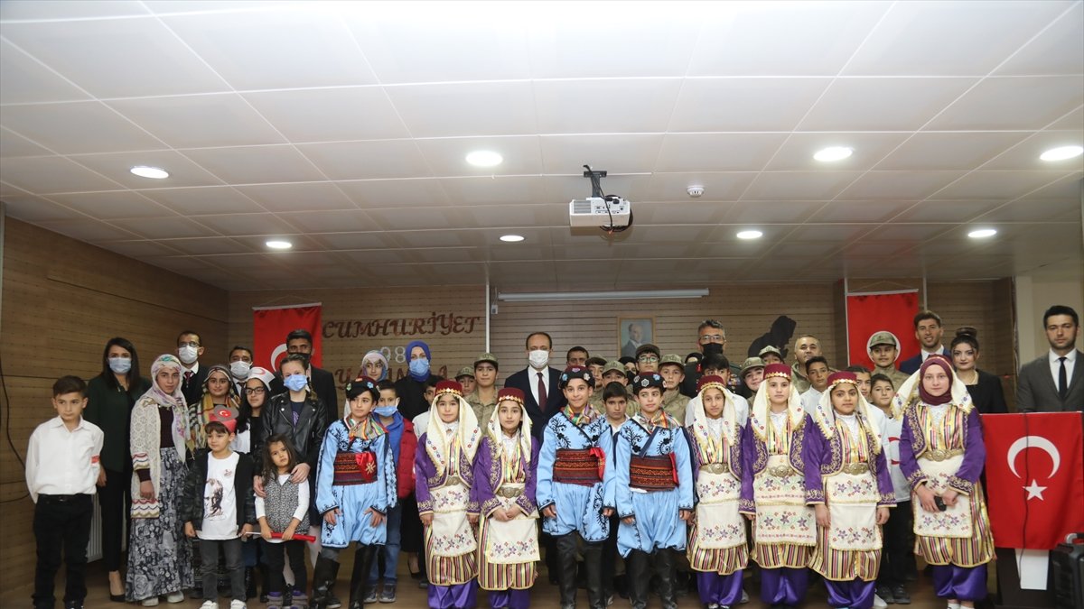 Başkale'de 29 Ekim Cumhuriyet Bayramı coşkusu