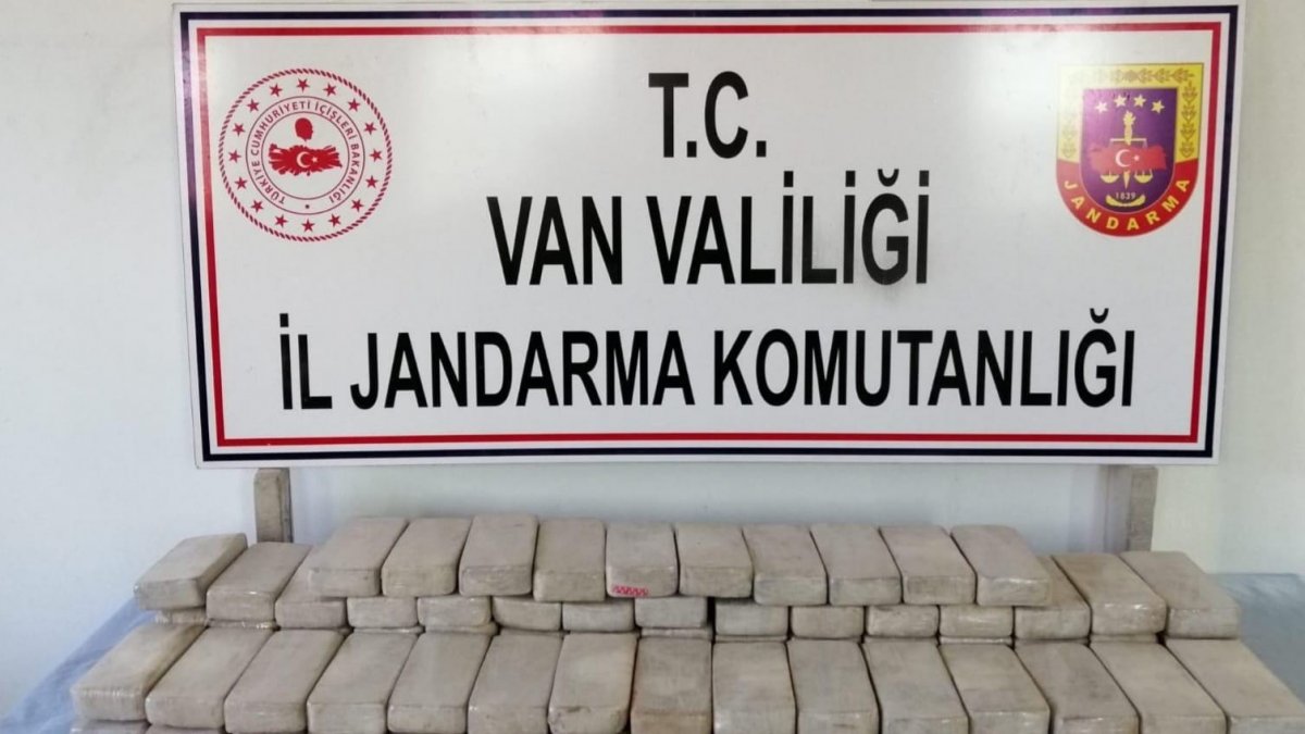 Başkale'de 51,5 kilo eroin ele geçirildi