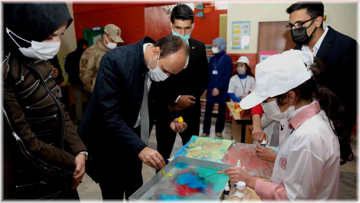 Başkale'de 'bilim fuarı' heyecanı