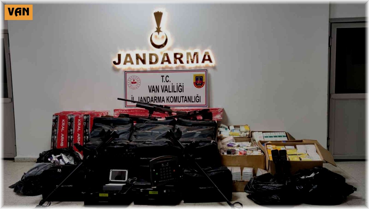 Başkale'de silah ve ilaç ele geçirildi