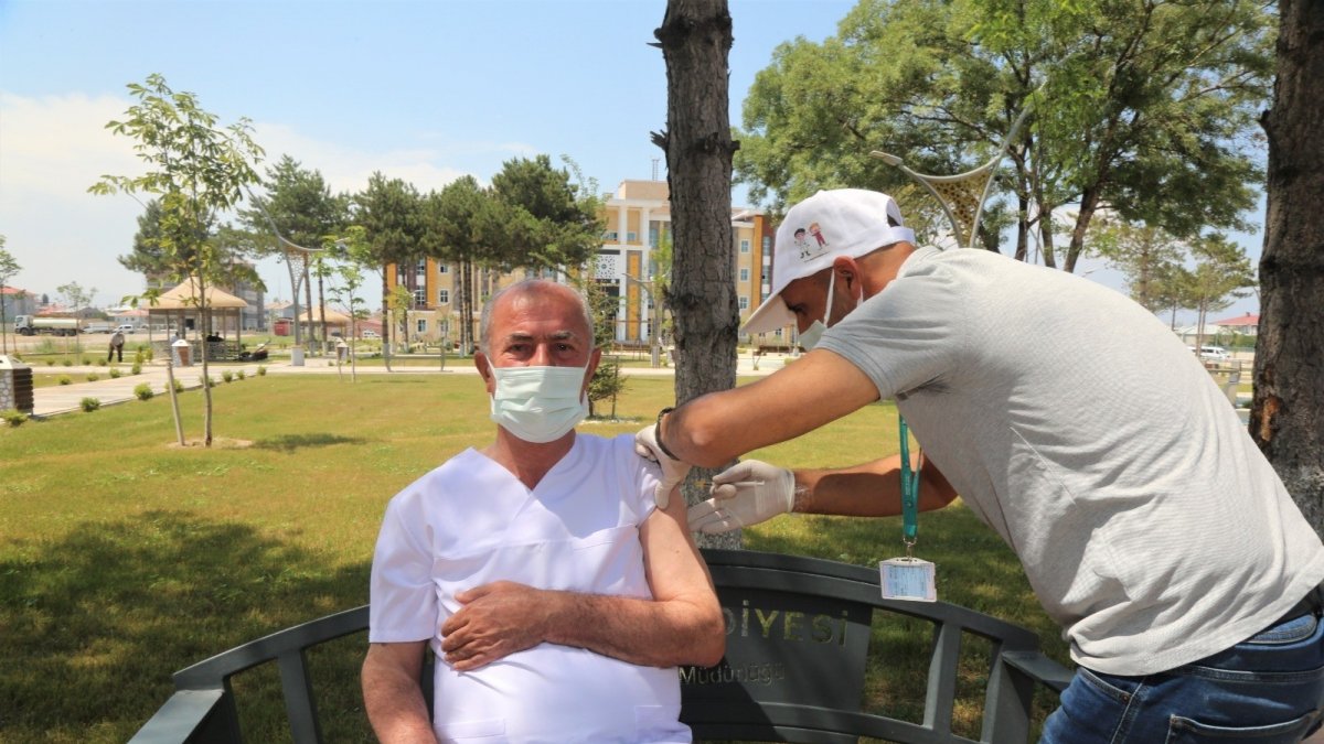 Başkan Akman'dan 'aşı olun' çağrısı