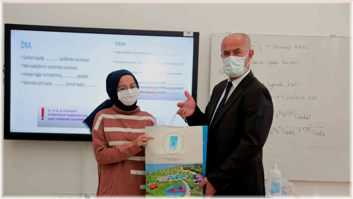 Başkan Akman'dan öğrencilere üniversiteye hazırlık seti