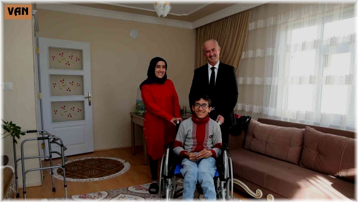 Başkan Akman'dan özel gereksinimli bireylere ziyaret