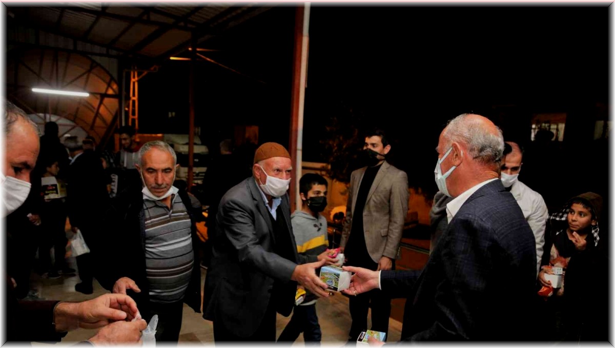 Başkan Akman'dan vatandaşlara kandil simidi