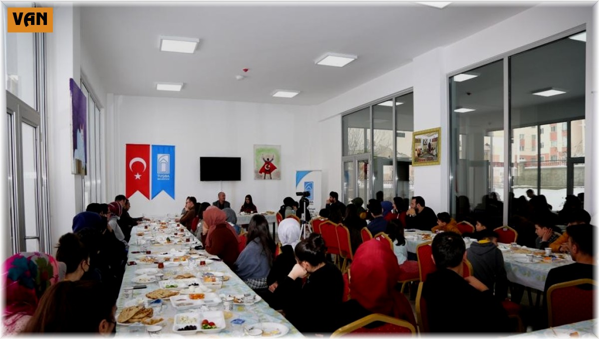 Başkan Akman, gençlerle tecrübe paylaşımında bulundu