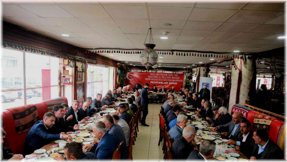 Başkan Akman, kahvaltıda muhtarlarla bir araya geldi