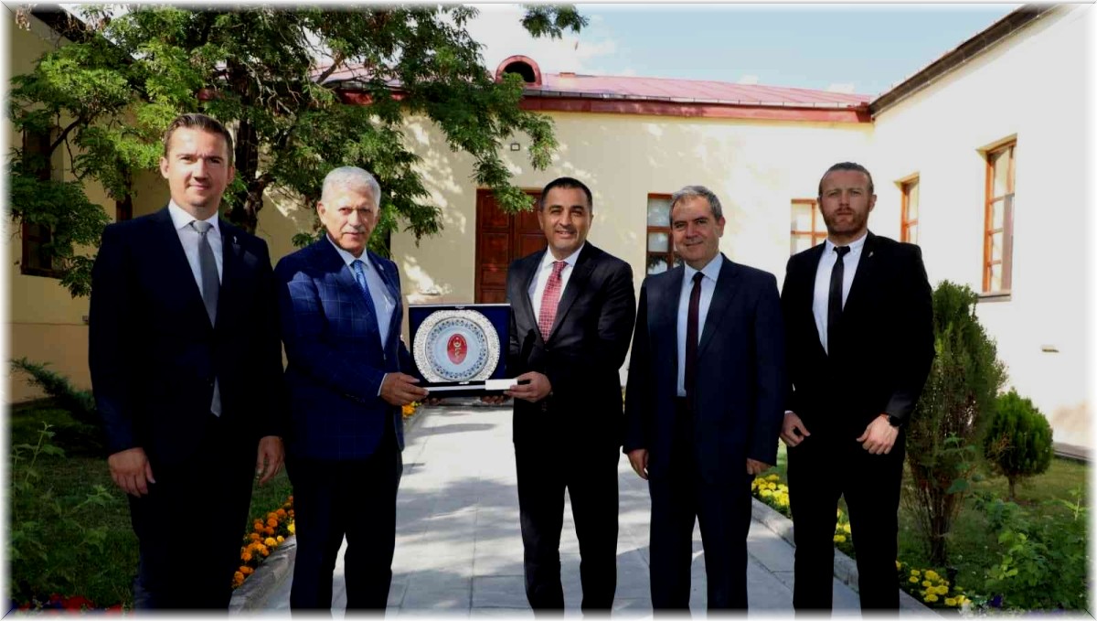 Başkan Ali Eroğlu Kars'ta ziyaretlerde bulundu