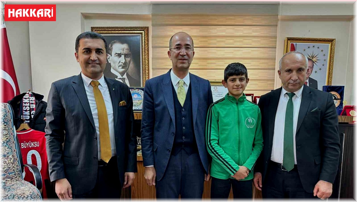 Başkan Büyüksu, Türkiye şampiyonu olan Bülent Düzen'i makamında ağırladı