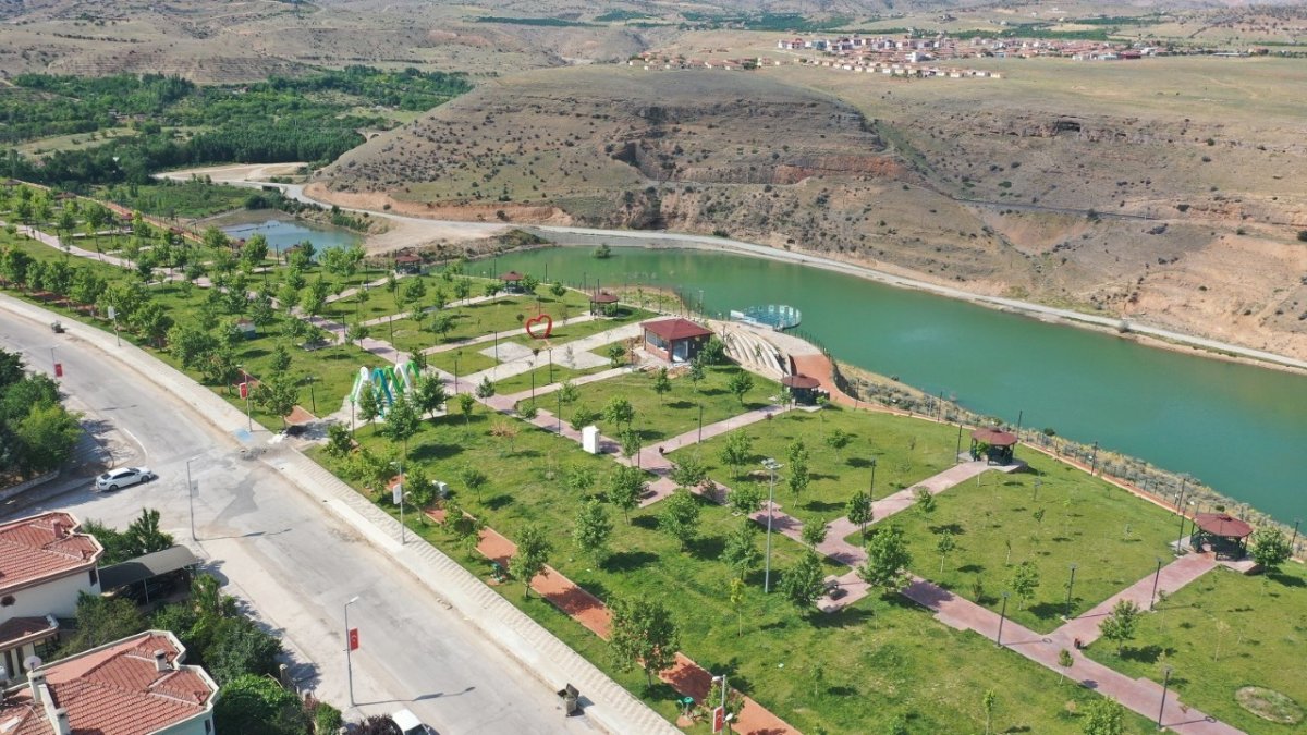 Başkan Çınar, Beylerderesi şehir parkı seyir terasını inceledi