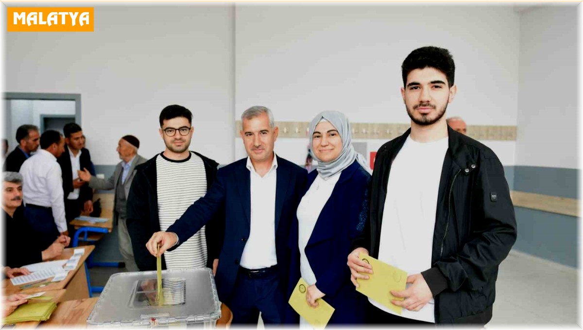 Başkan Çınar, Cumhurbaşkanlığı 2.tur seçimi için oyunu kullandı