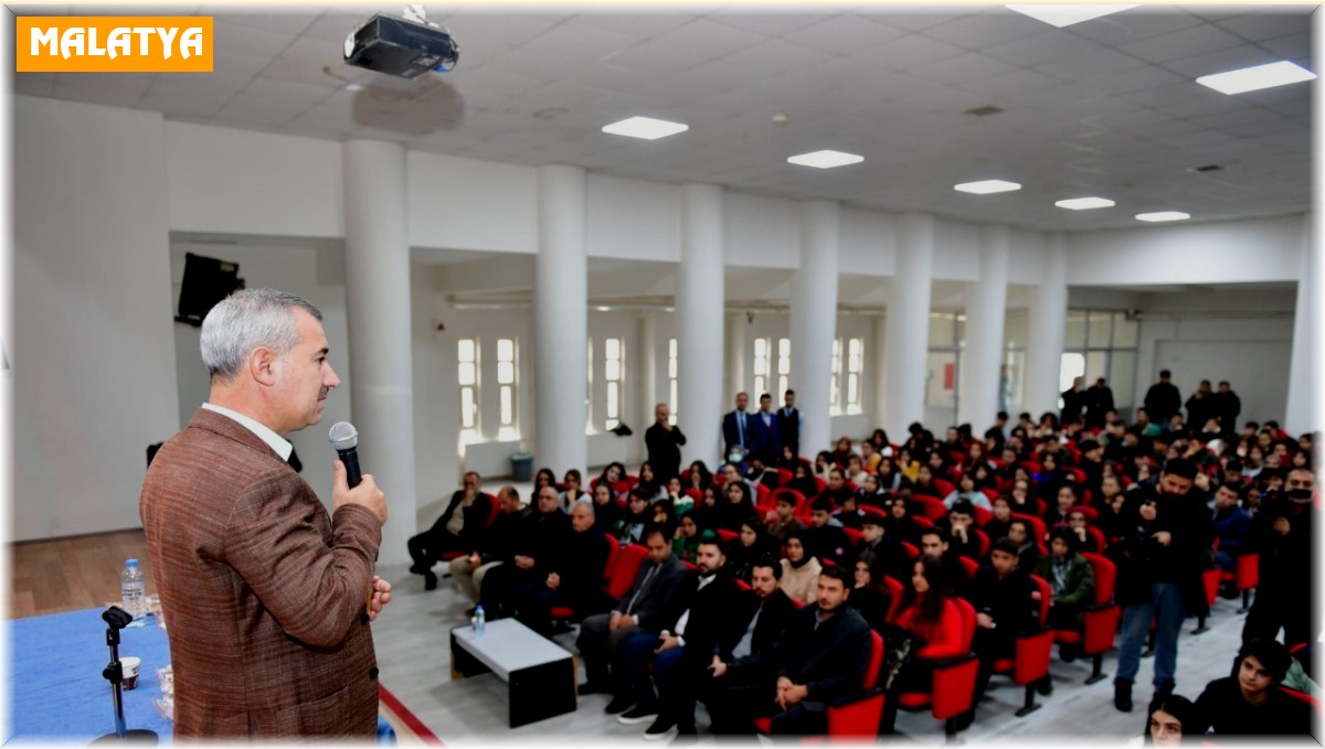 Başkan Çınar'dan öğrencilere tavsiyeler