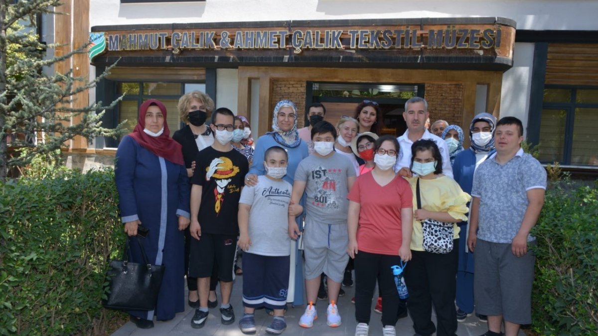 Başkan Çınar, down sendromlu çocukları ağırladı