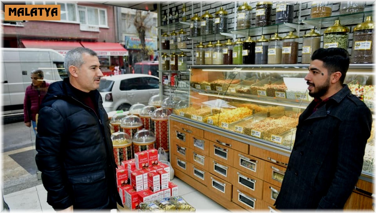 Başkan Çınar, esnafları ziyaret edip taleplerini dinledi