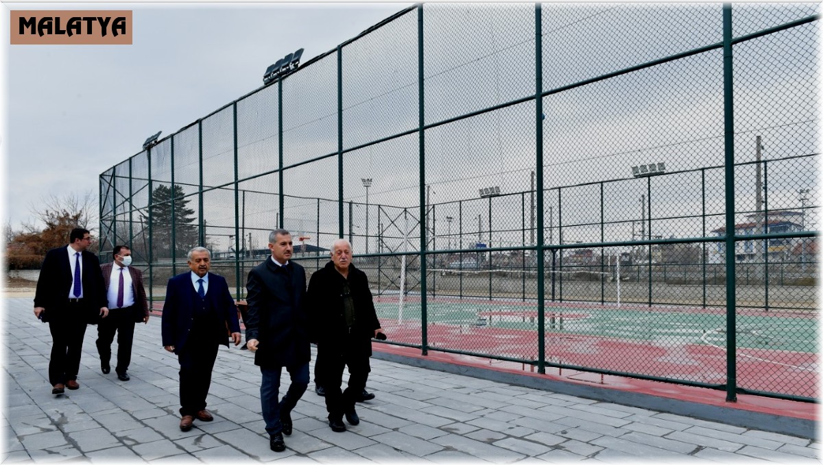 Başkan Çınar, İnönü Mahallesi spor kompleksini inceledi