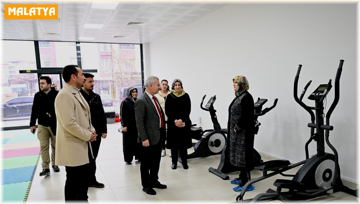 Başkan Çınar, Yeşiltepe Aile Danışmanlık ve Spor Merkezi'ni inceledi