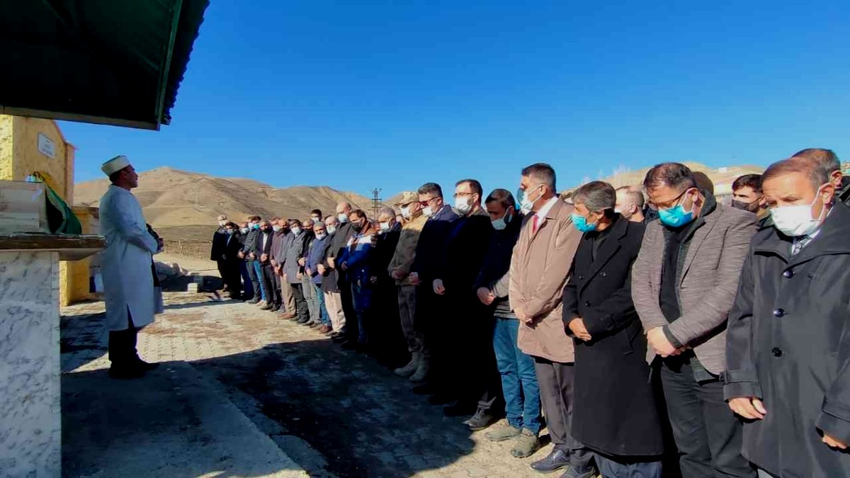 Başkan Çintimar'ın annesi son yolculuğuna uğurlandı