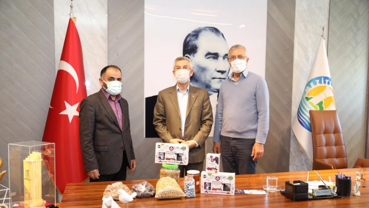 Başkan Cömertoğlu Mezitli Belediye Başkanını ziyaret etti