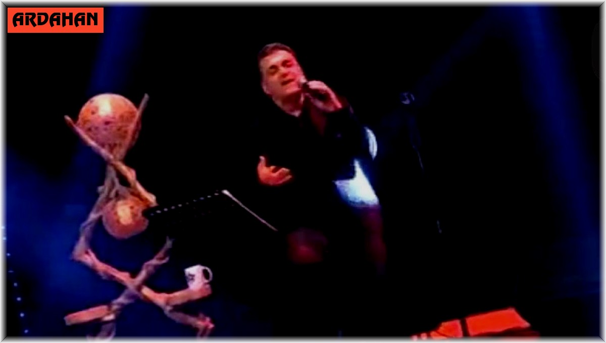 Başkan Demir'den kız öğrencilere anlamlı destek