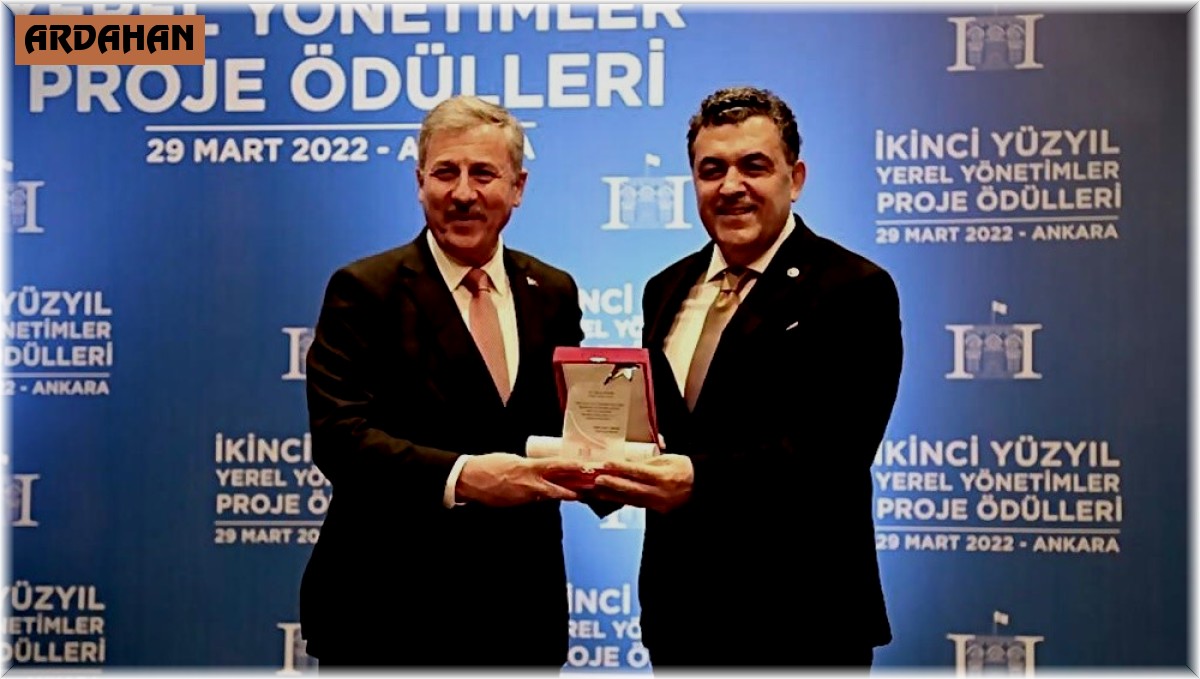 Başkan Demir'e ödül