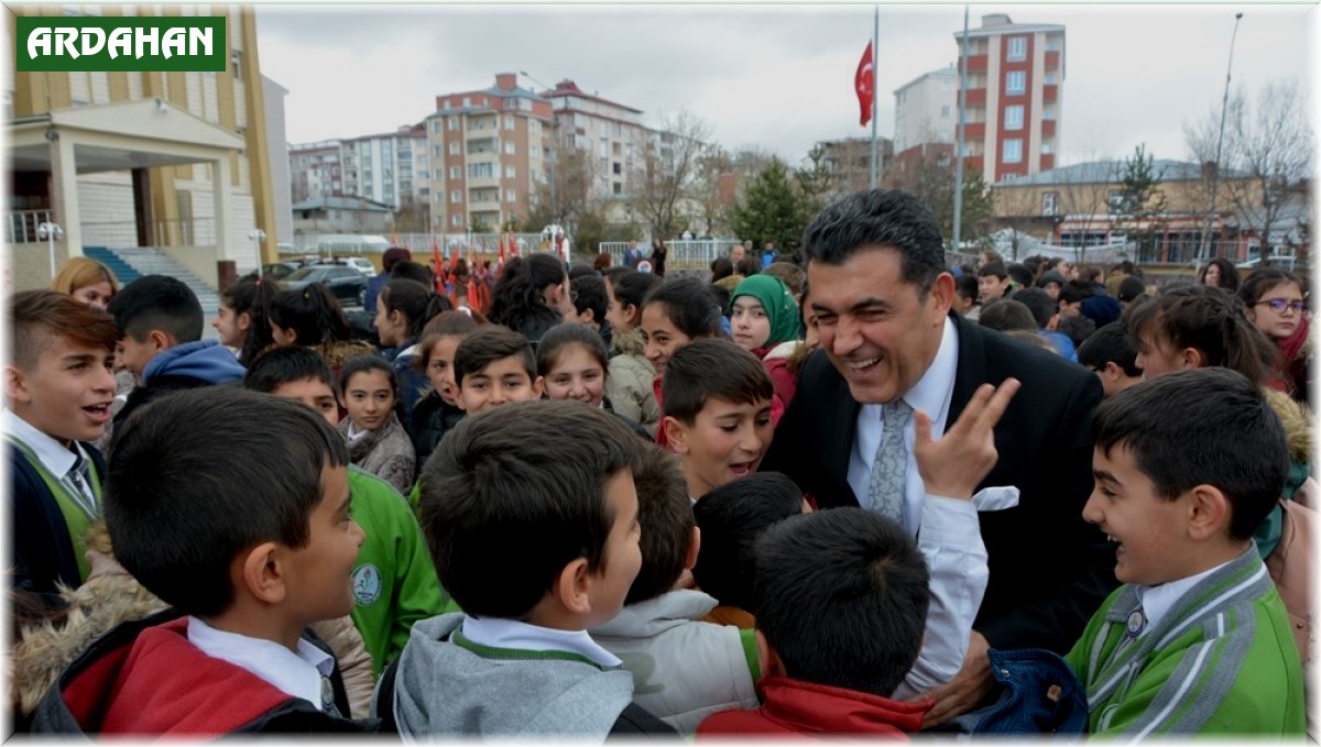 Başkan Demir'in 23 Nisan mesajı