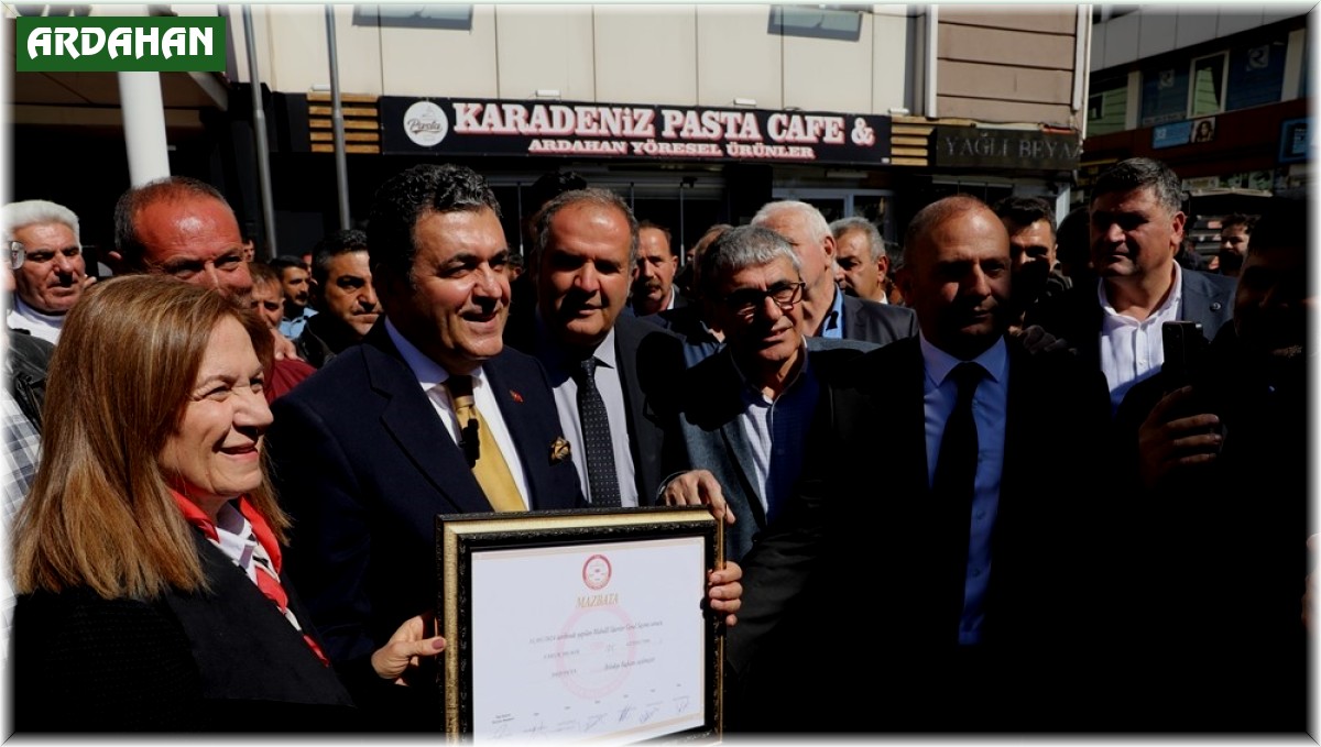 Başkan Demir, mazbatasını aldı