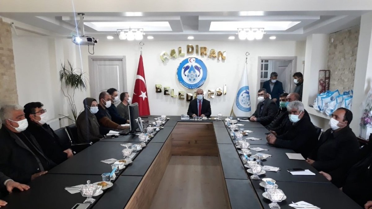 Başkan Ensari muhtarlarla istişare toplantısında bir araya geldi