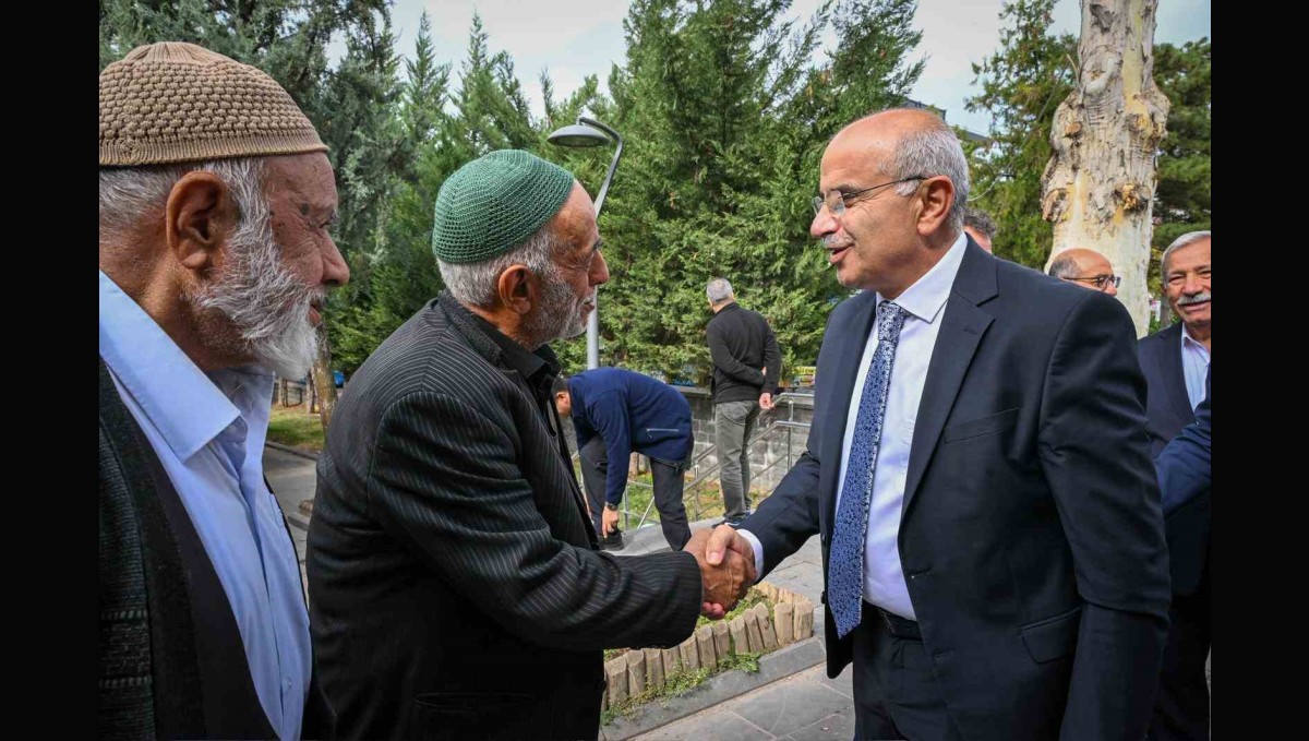 Başkan Er'den yaşlılara Şanlıurfa seyahati sözü