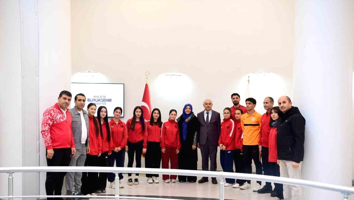 Başkan Er: "Malatya'nın her yerinde spor tesisi olacak"