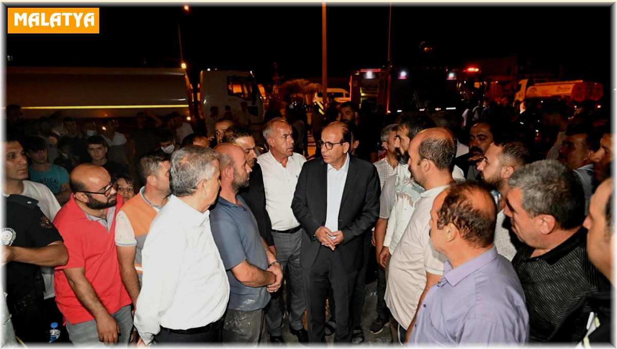 Başkan Geçit: "Yangında mağdur olan esnaflarımızın yanındayız"