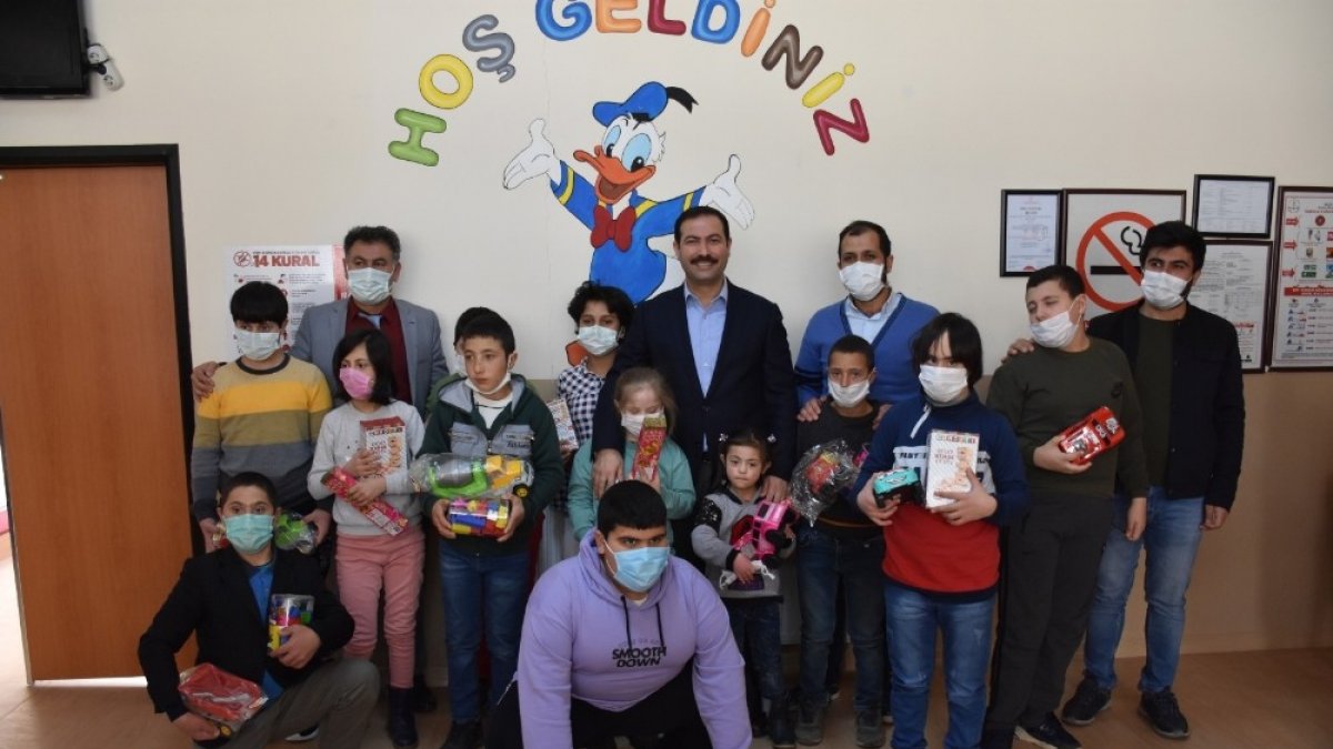 Başkan Geylani özel çocuklarla bir araya geldi