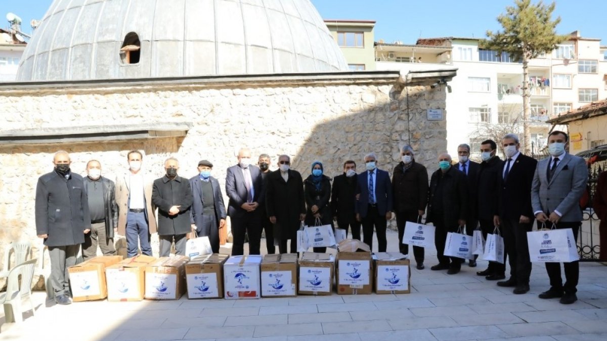 Başkan Güder, 10 bin çocuğun yüzünü güldürdü