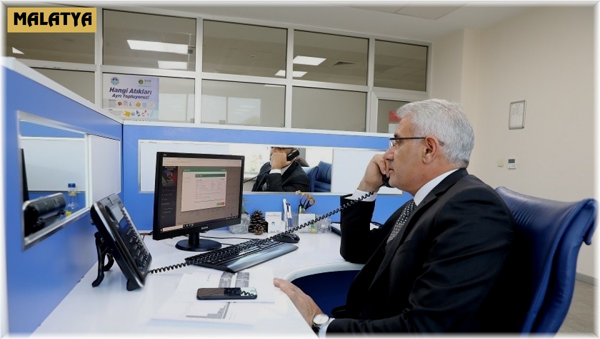 Başkan Güder, Çağrı Merkezi'nde telefonları cevapladı