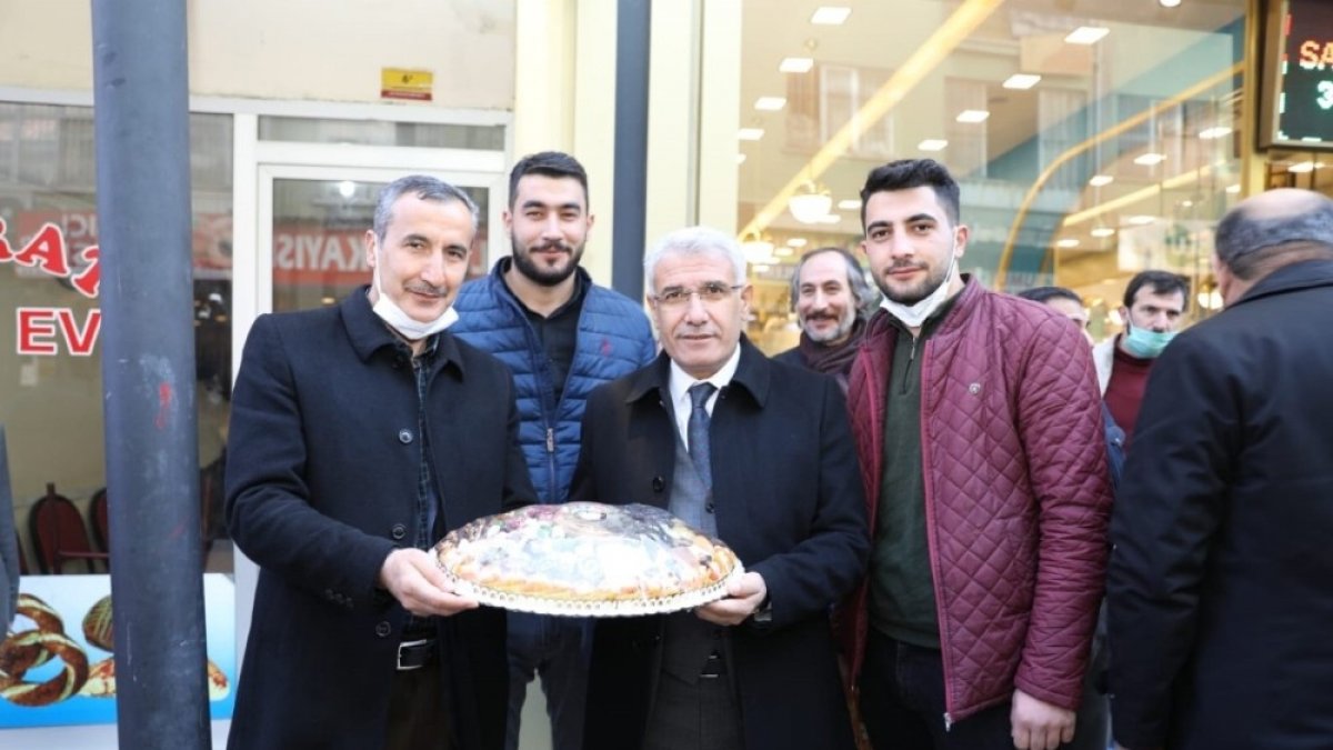 Başkan Güder'den esnaflara destek ziyareti