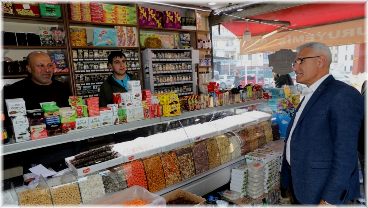 Başkan Güder esnafları yalnız bırakmıyor