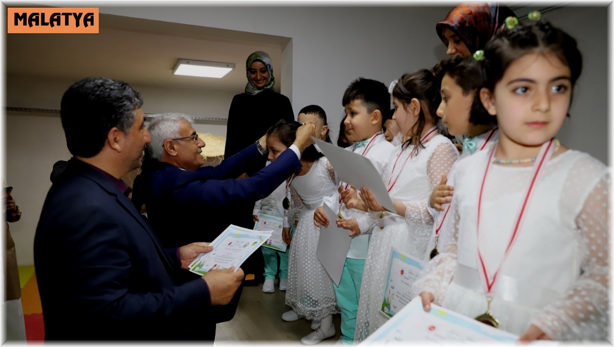 Başkan Güder, minik öğrencilerin Kur'an-ı Kerim'e geçiş törenine katıldı