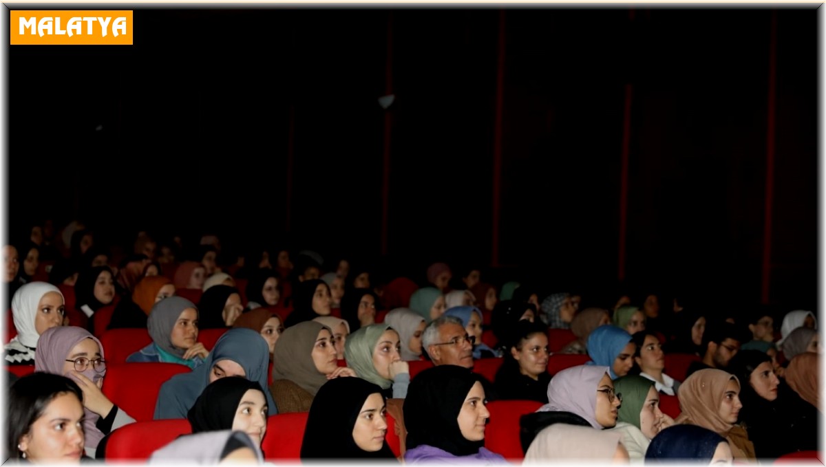 Başkan Güder, öğrencilerle sinema etkinliğinde