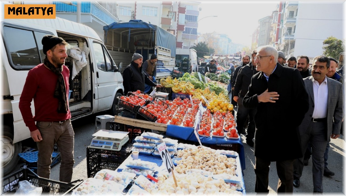 Başkan Güder, pazarcı esnafının taleplerini dinledi