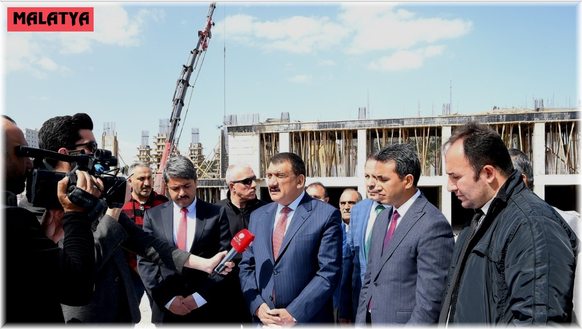 Başkan Gürkan, inşaatı devam eden yemek ve ekmek fabrikalarını gezdi