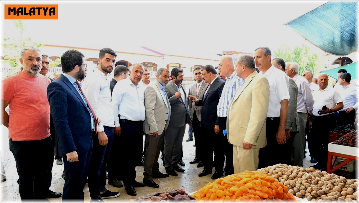 Başkan Gürkan, Şire Pazarında esnaf ile bir araya geldi