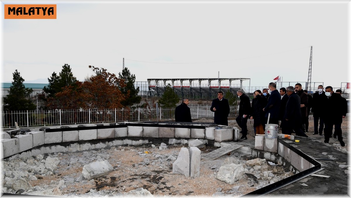 Başkan Gürkan, usta şagirt kümbeti restorasyon çalışmalarını inceledi
