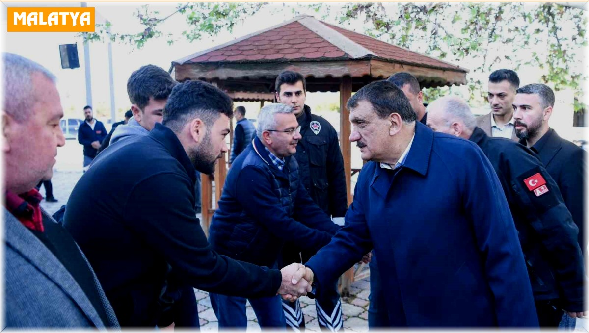 Başkan Gürkan vatandaşlarla bayramlaştı