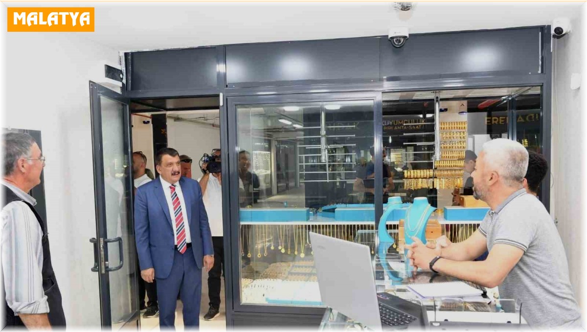 Başkan Gürkan Yeni Kuyumcular Çarşısında incelemelerde bulundu