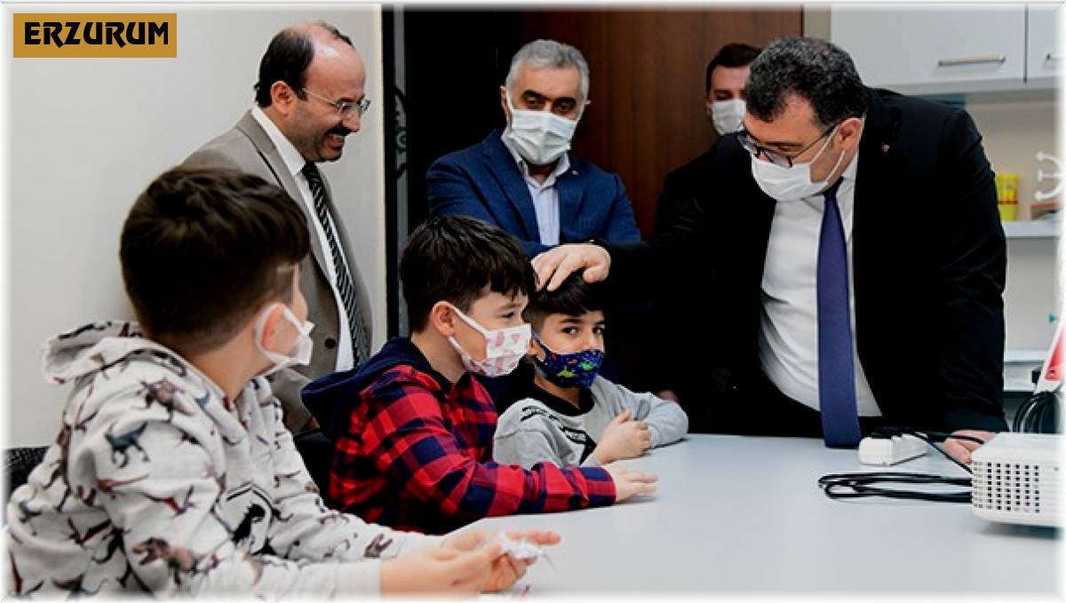 Başkan Mandal, ETÜ'nün İnovasyon merkezlerine konuk oldu