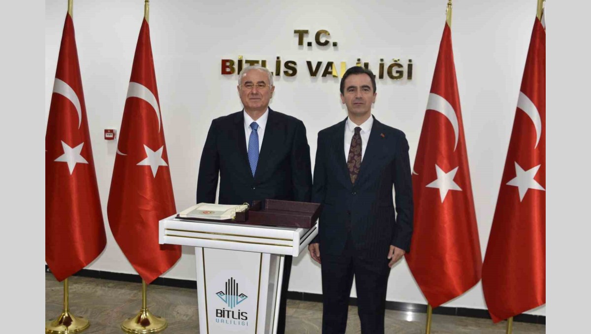 Başkan Mehmet Akarca: "Kamu Denetçiliği Kurumu halkın ücretsiz avukatlığını yapıyor"