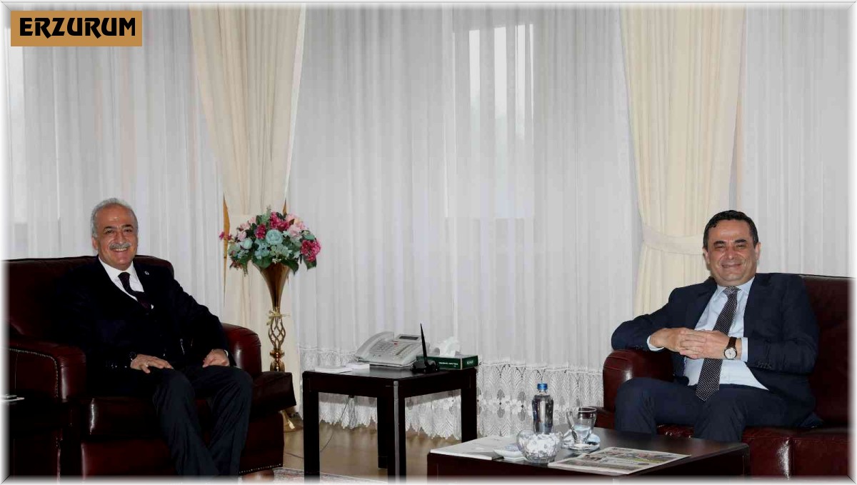 Başkan Mustafa Çetin, Rektör Çomaklı'ya tebrik ziyaretinde bulundu