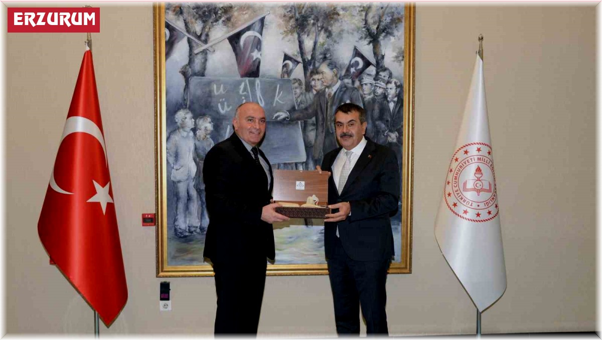 Başkan Özakalın, Bakan Tekin ile görüştü