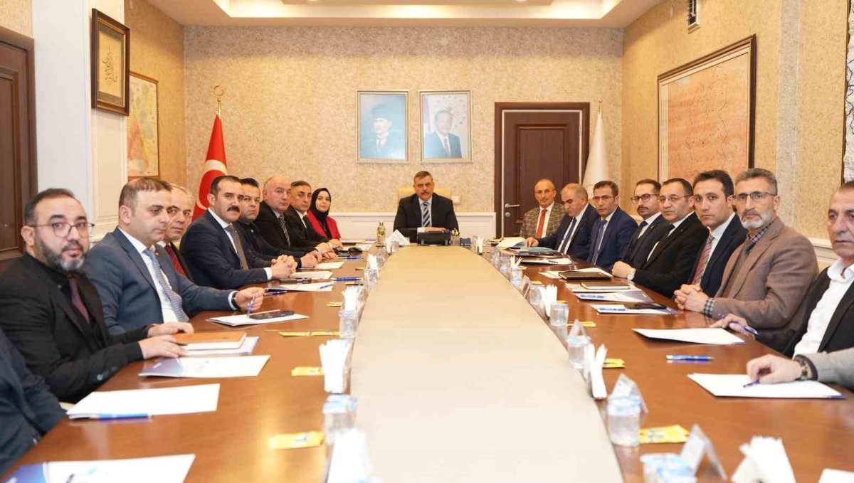 Başkan Özakalın, il istihdam ve mesleki eğitim kurulu toplantısına katıldı